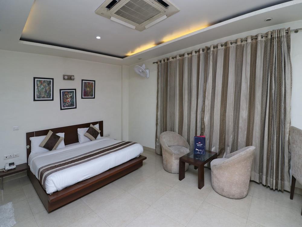 OYO 15503 Corporate House