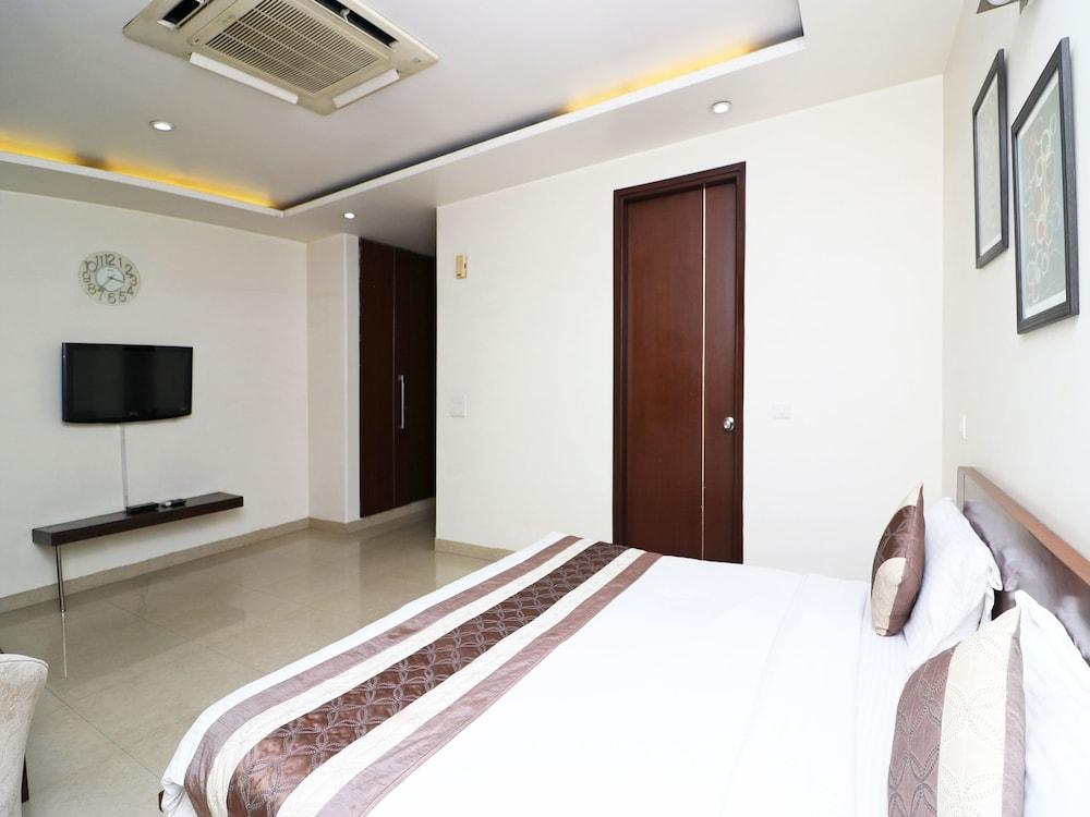 OYO 15503 Corporate House