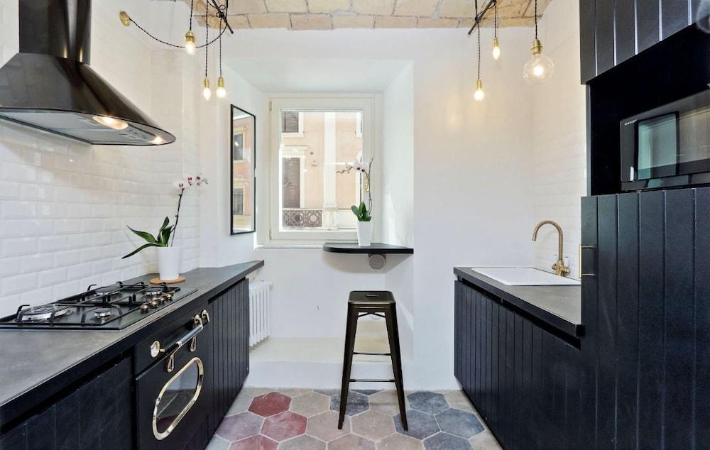 Design Flat for 4 near Colosseum