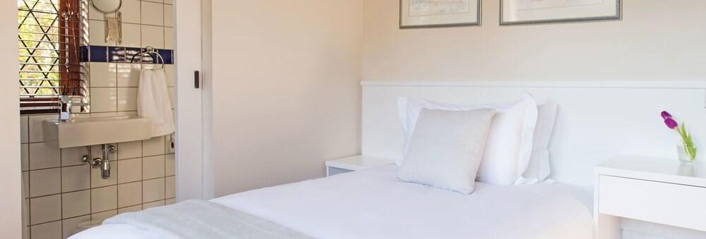 Knightsbury Guest House