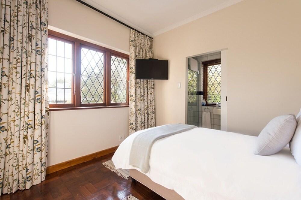 Knightsbury Guest House