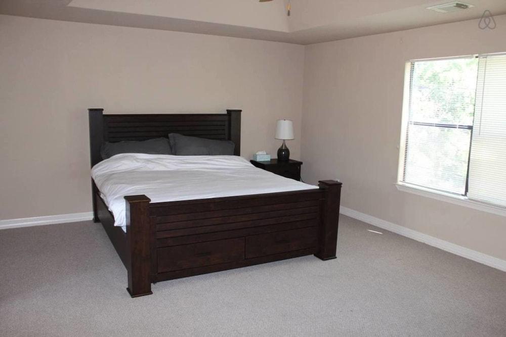 Entire Premium Spacious Luxury Home