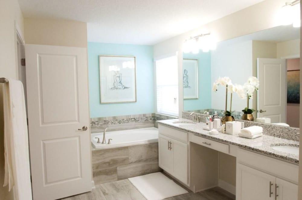 Villa Sweet - Storey Lake