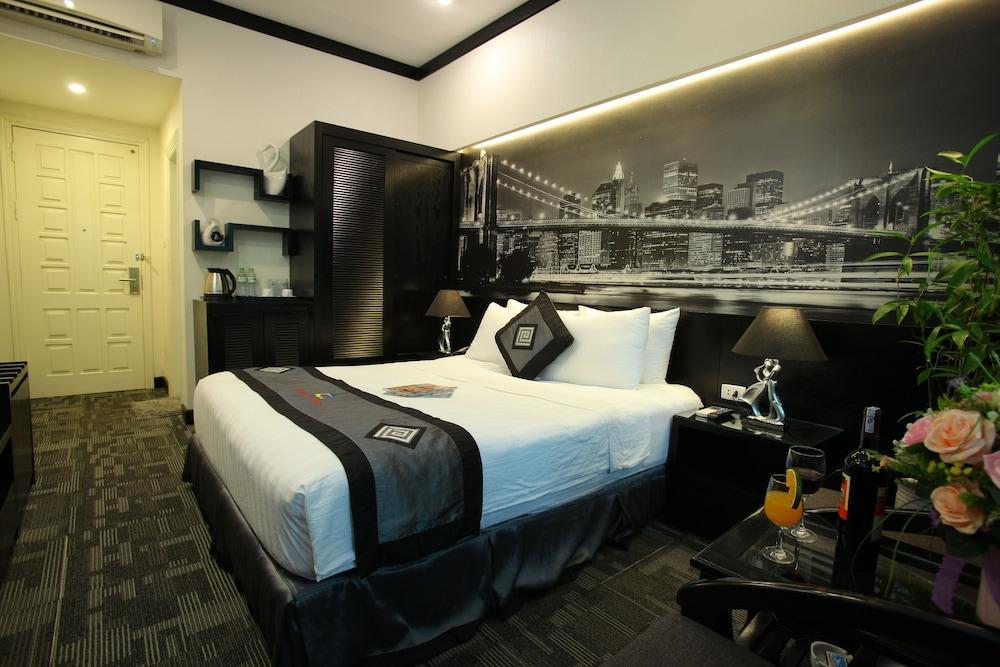 Khach San Tuong Vi - Van Cao