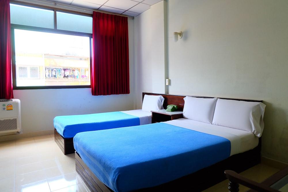 Thairungruang Backpackers Suratthani