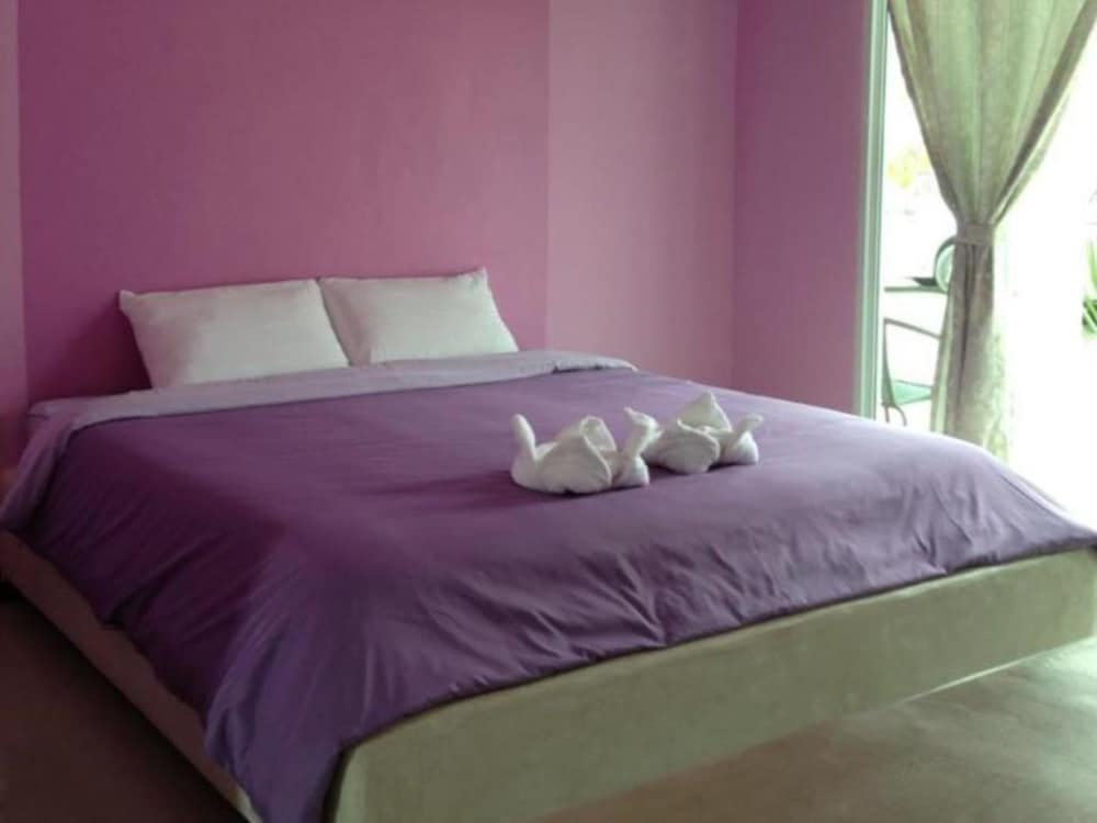 Baan Chomjan at Suanphung