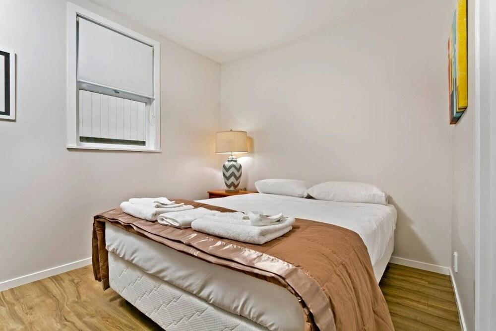 Takapuna Guest House