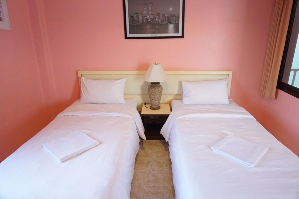 Pranee Mansion Airport