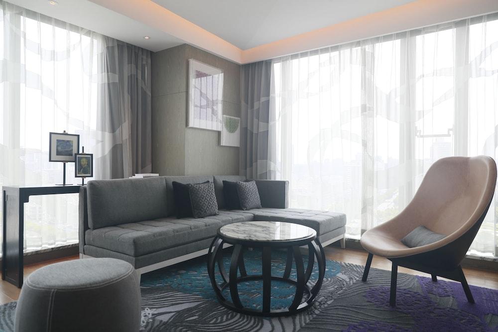 Renaissance Hangzhou Northeast Hotel