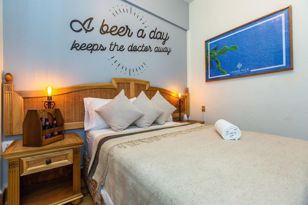 Mala Vecindad Beer Hotel