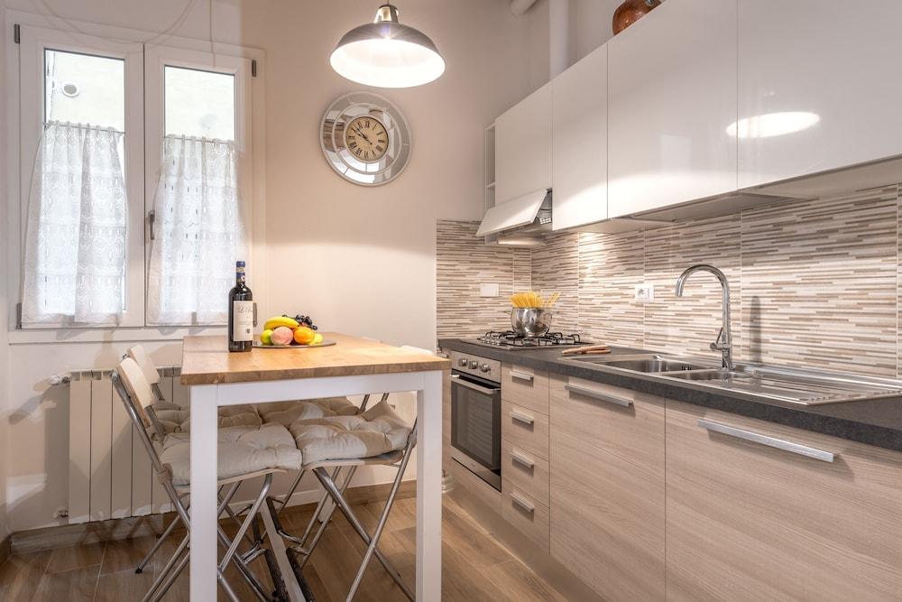 Santa Croce Place by Mmega