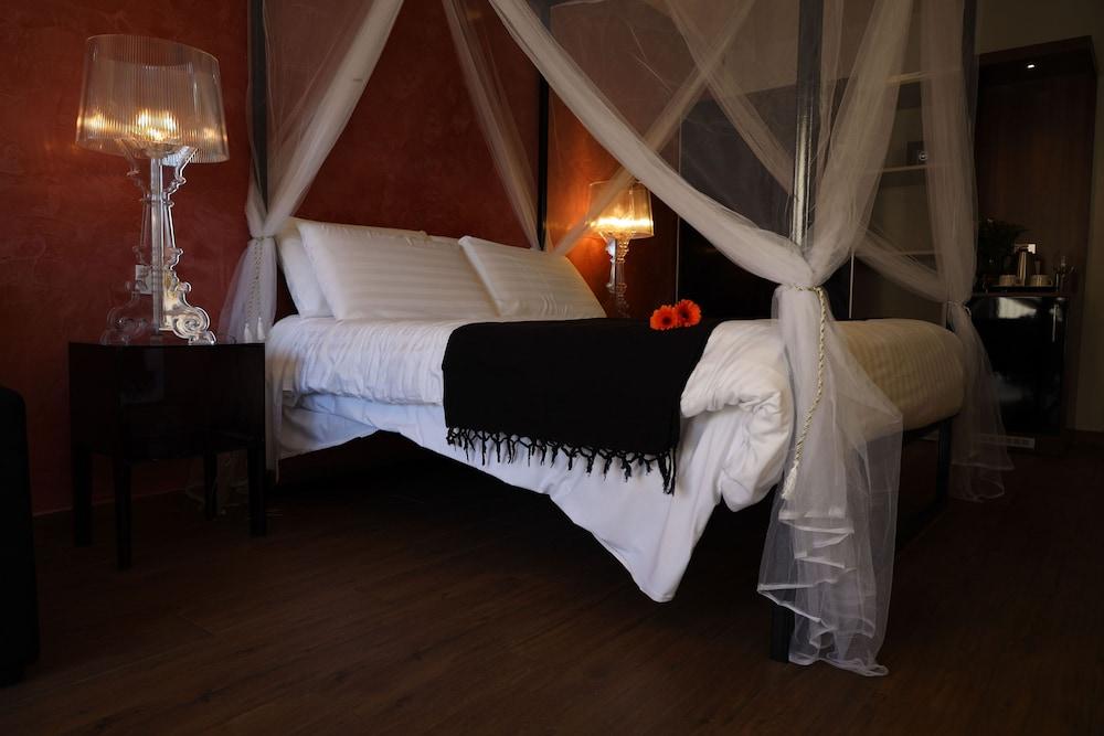 Adelphi Boutique Hotel