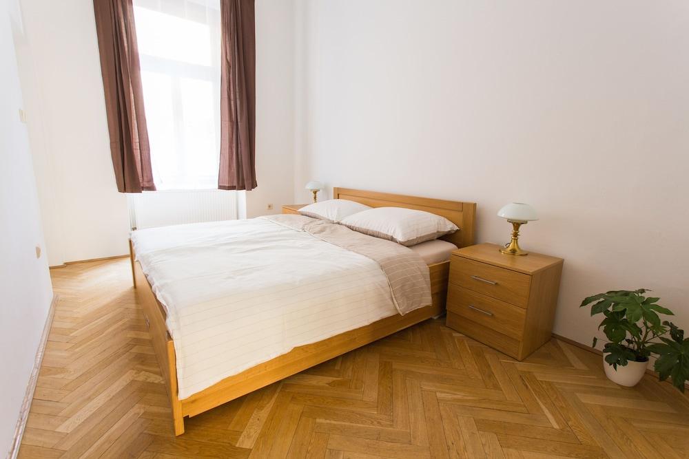 Central Retro Apartment