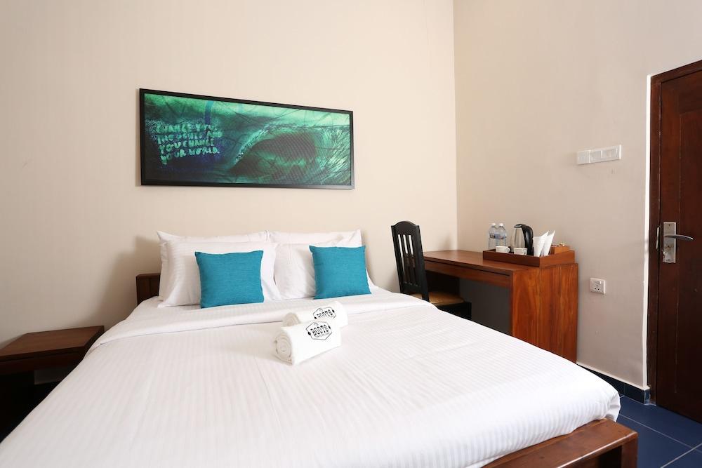 Boots Travelers Lodge