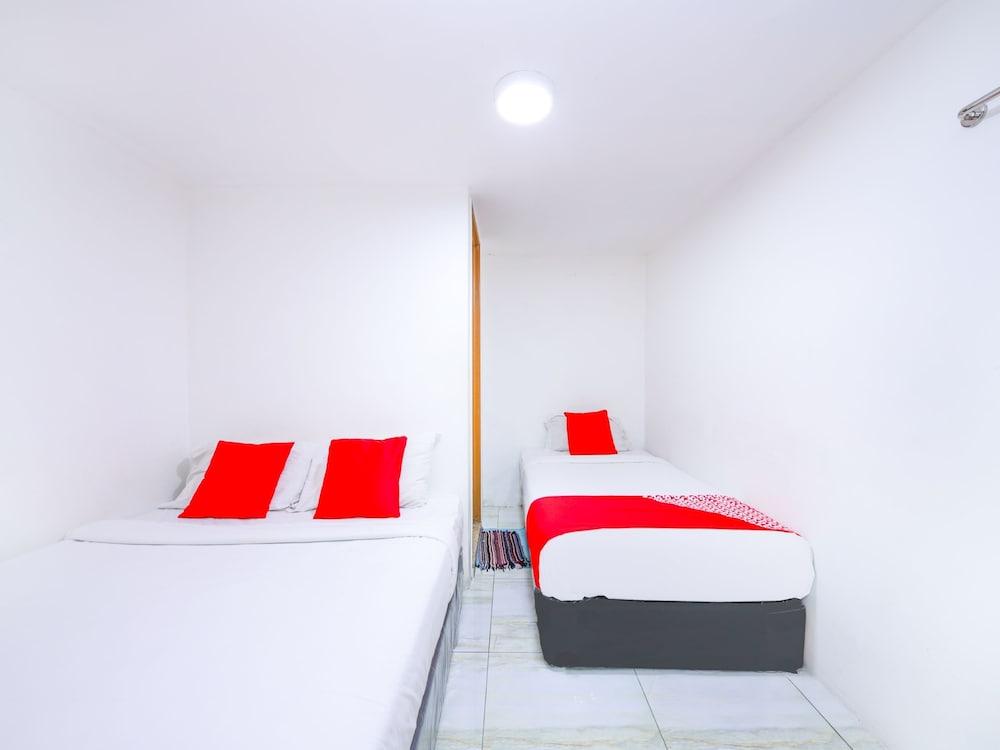 OYO 334 Everest Hotel