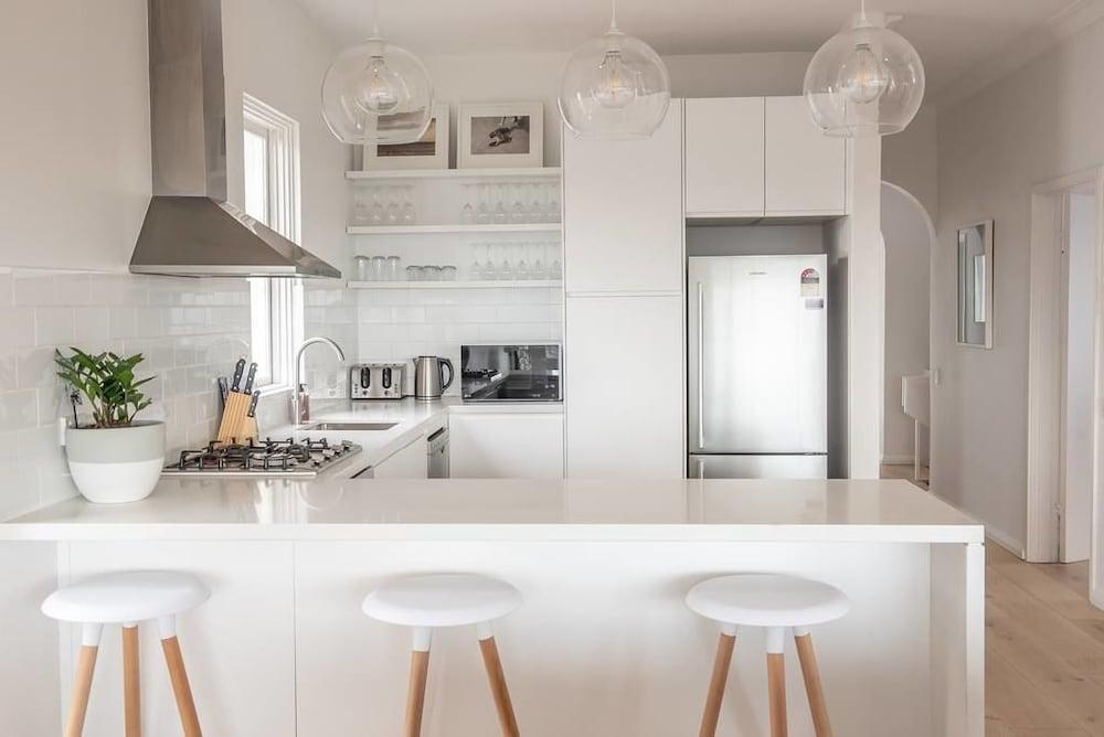 Tamarama Ocean Views H397