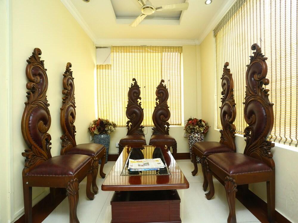 OYO 2240 Krishna Regency