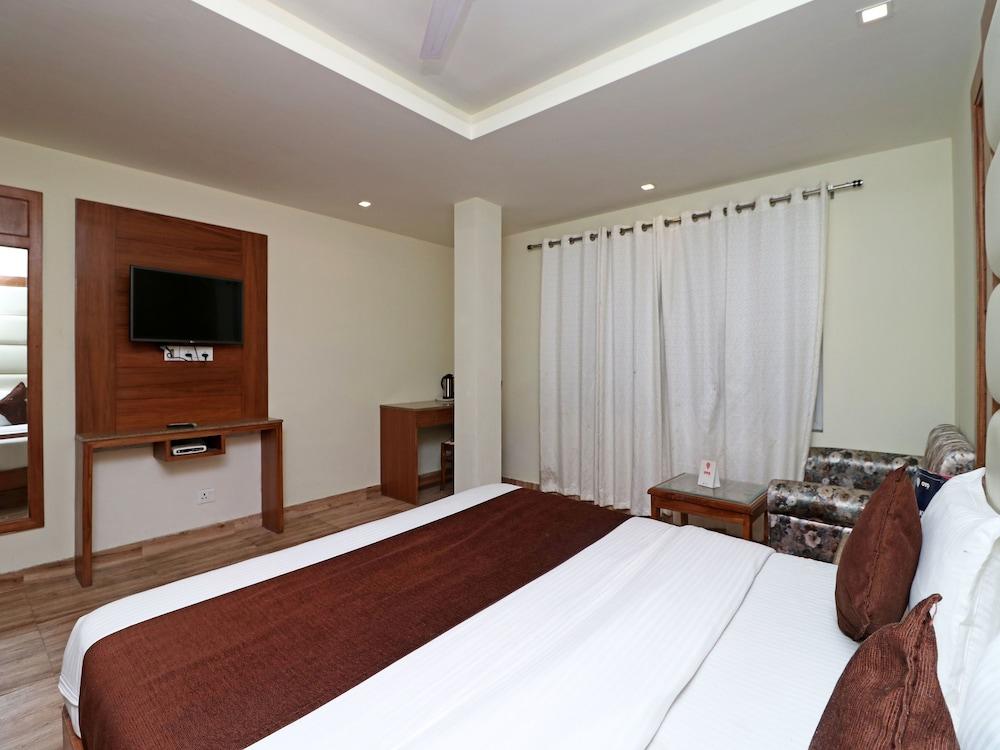 OYO 13908 Hotel India
