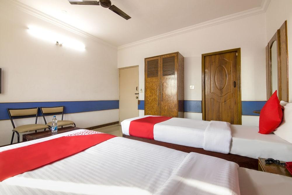 OYO 10885 Hotel Keerthana International