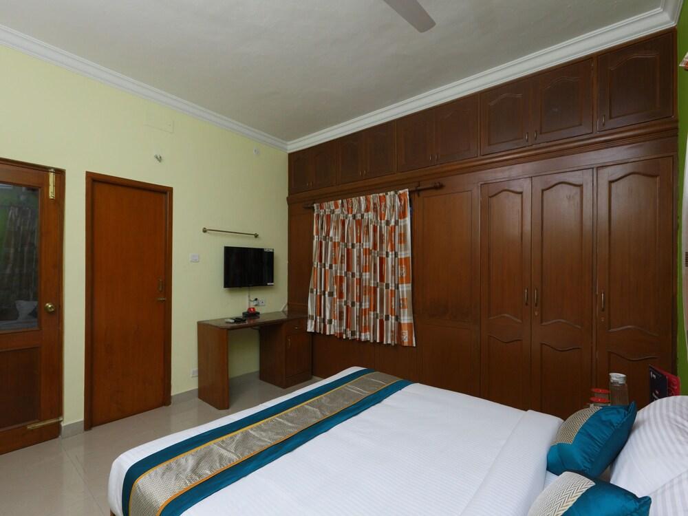 OYO 14091 Surabhi House Stays and Resorts