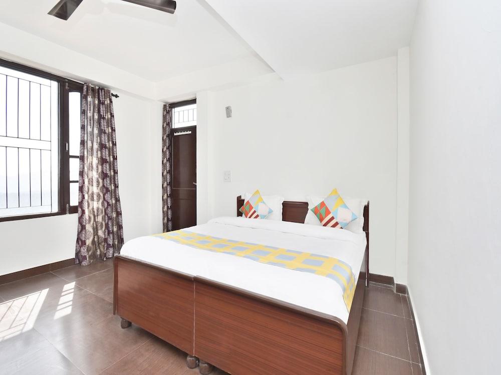 OYO 13878 Home Spacious 3BHK Kumarhatti