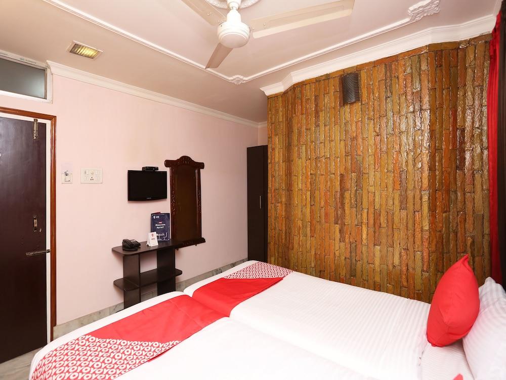 OYO 11715 MCC Guest House