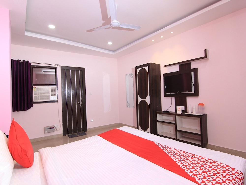 OYO 14615 Aastha Krishna Dham