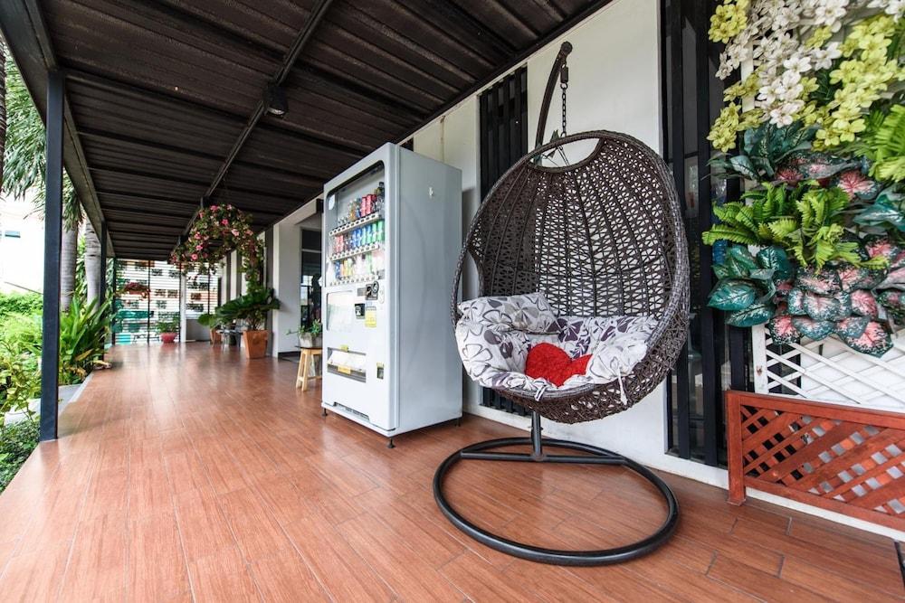 Grand Esie Service Apartment