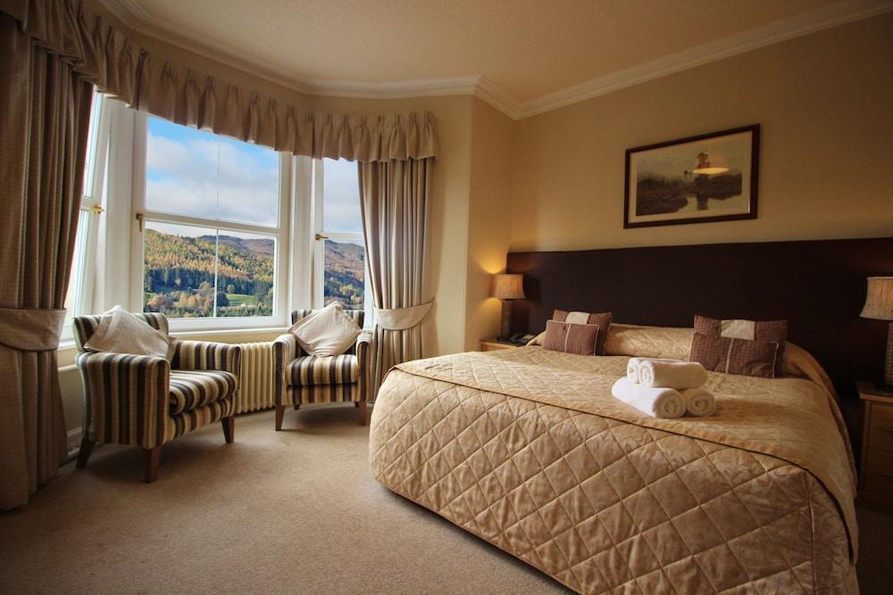 Tigh-na-Cloich Hotel