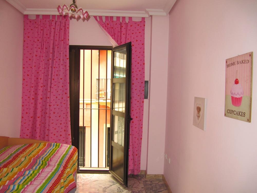 Alfalfa Deluxe Suite by Valcambre