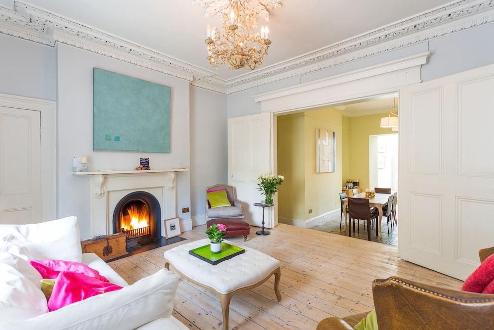 James Joyce Suite - hiphipstay