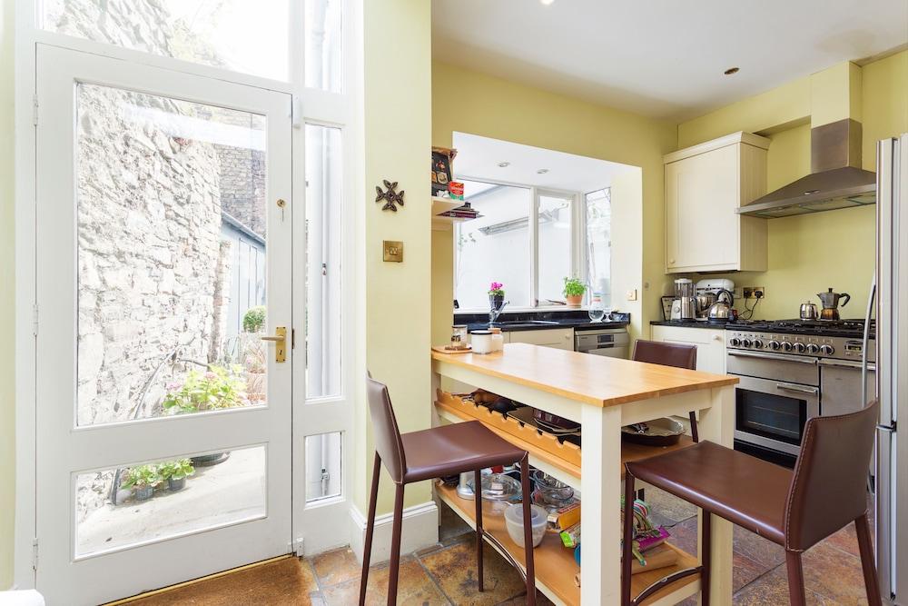 James Joyce Suite - hiphipstay