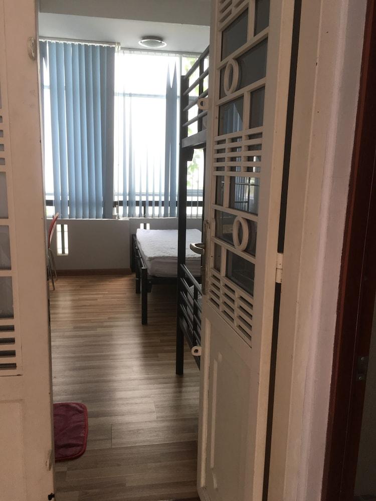 Drop By Saigon Hostel