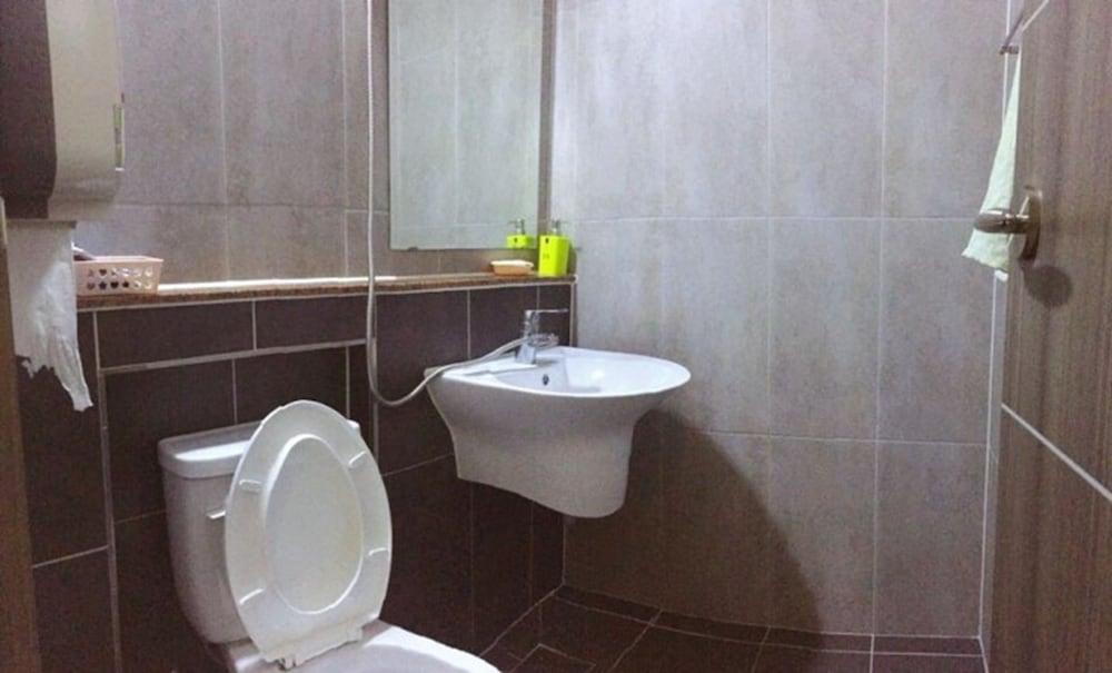 JJBro Hostel Guest House