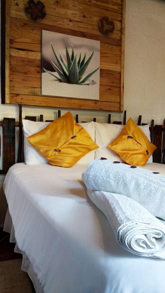 Elephant Trail Guesthouse and Backpackers