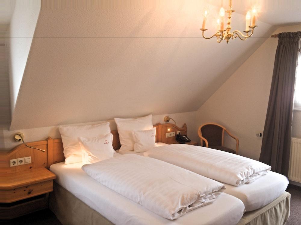 ADLERWEG 9 - das B&B