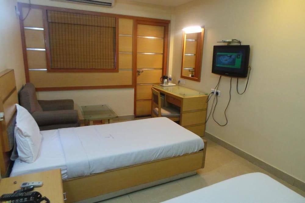 Alhind Calicut Tower