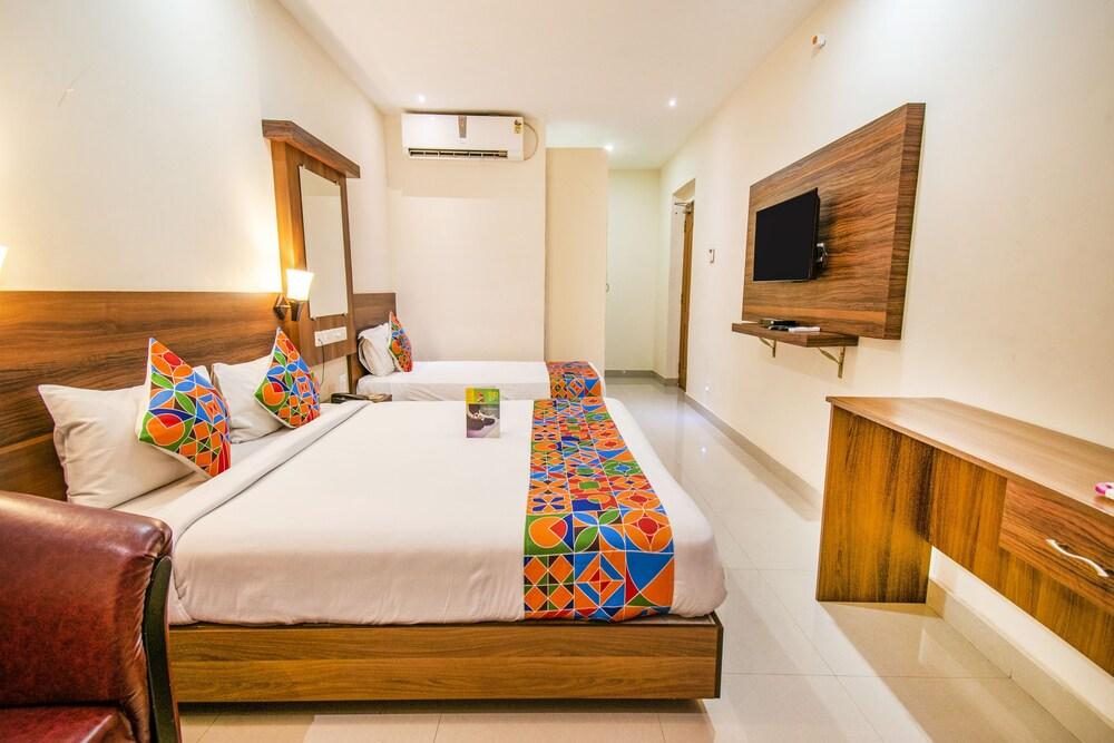 FabHotel Thejas Paaradise