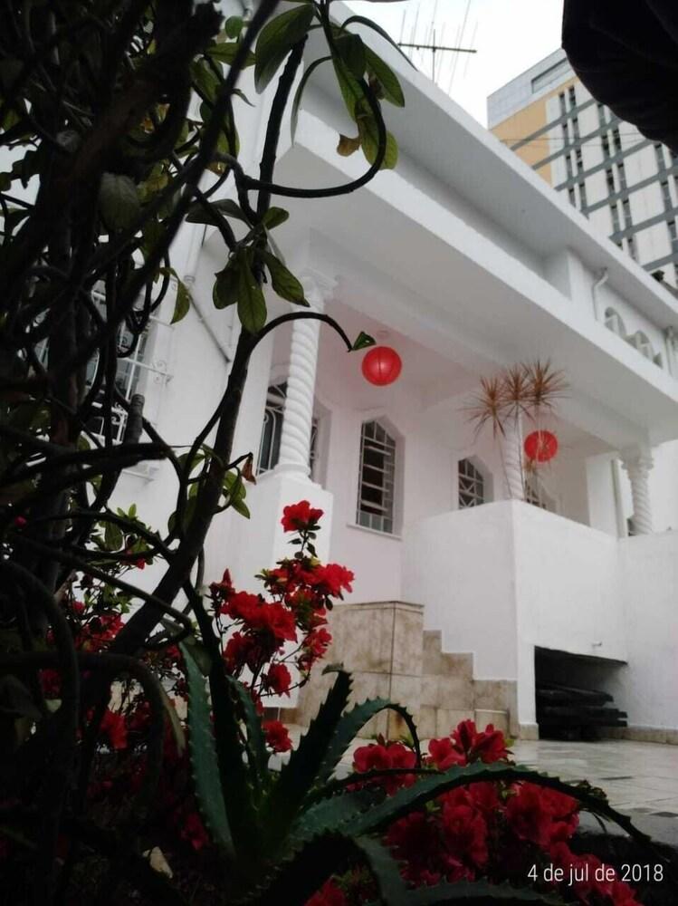 Yellow House Hostel Internacional