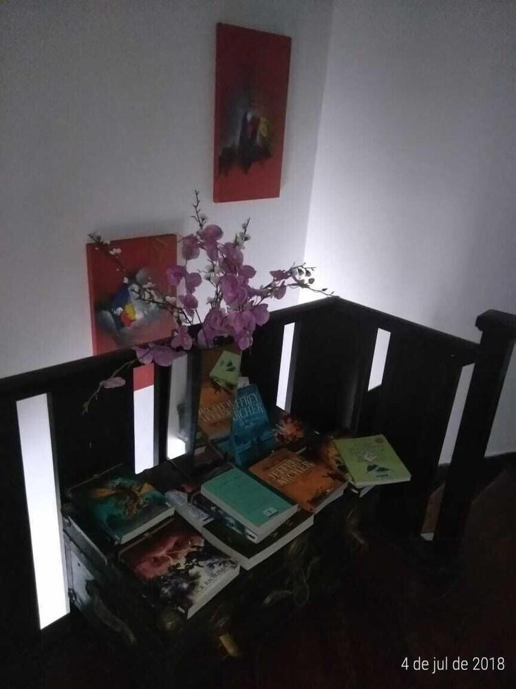 Yellow House Hostel Internacional