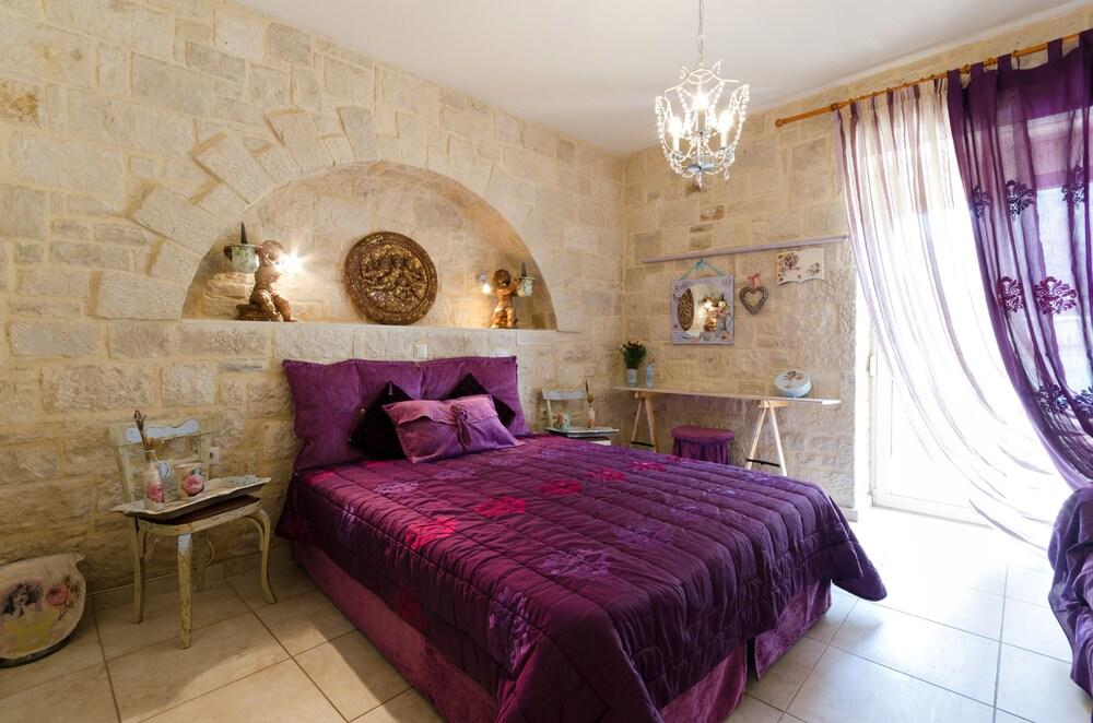 Skalani Stone Houses