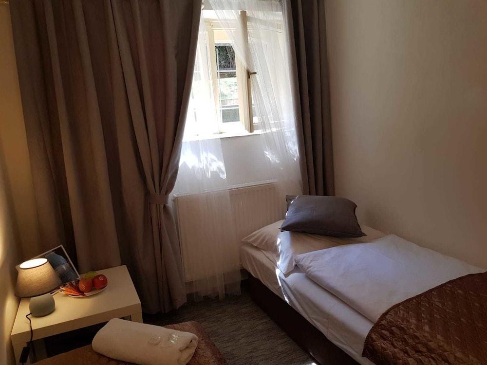 Green Park Apartments