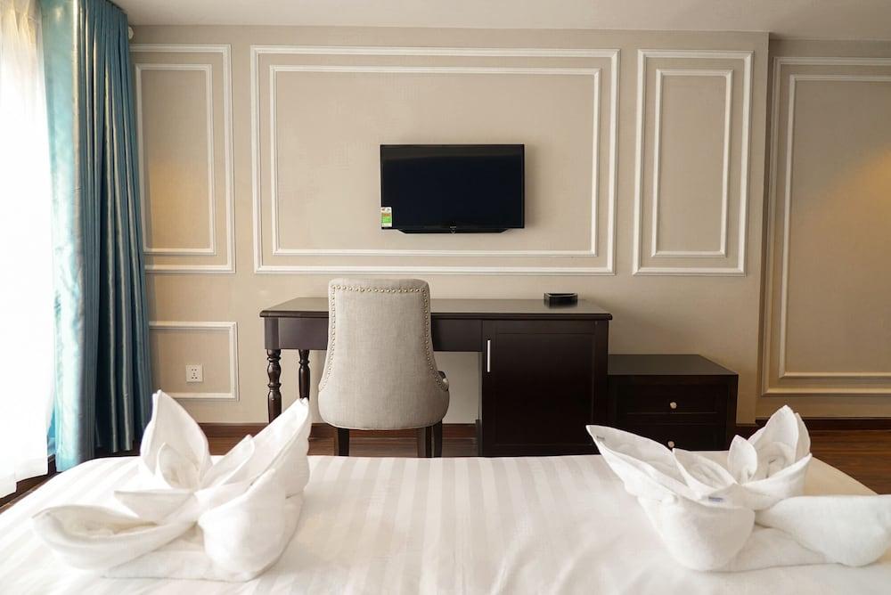 Hanoi La Castela Hotel