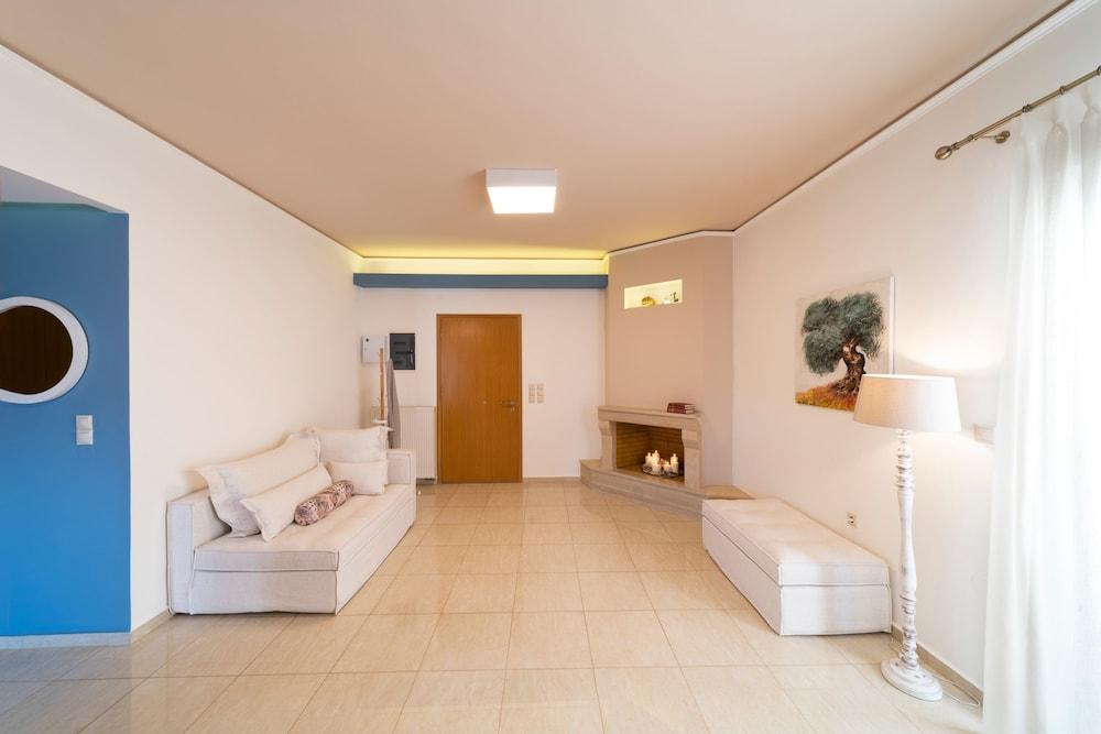 Dolphin Luxury Apartments