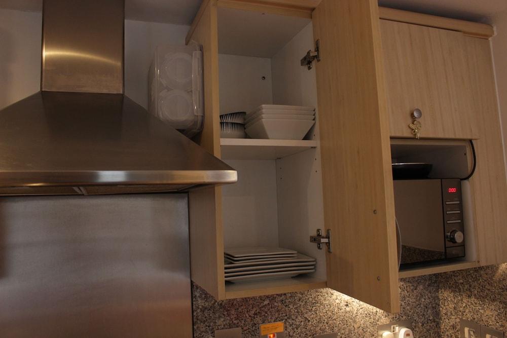 Tower Hill Studio Appartment