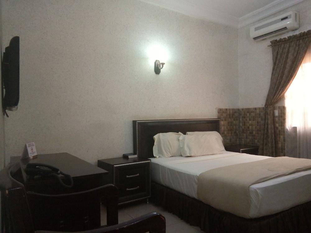 Rila Muam Castle Hotel