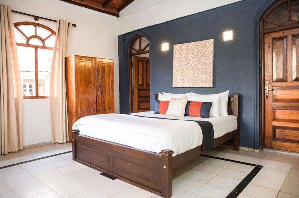 Blue Sky Holiday Hotel