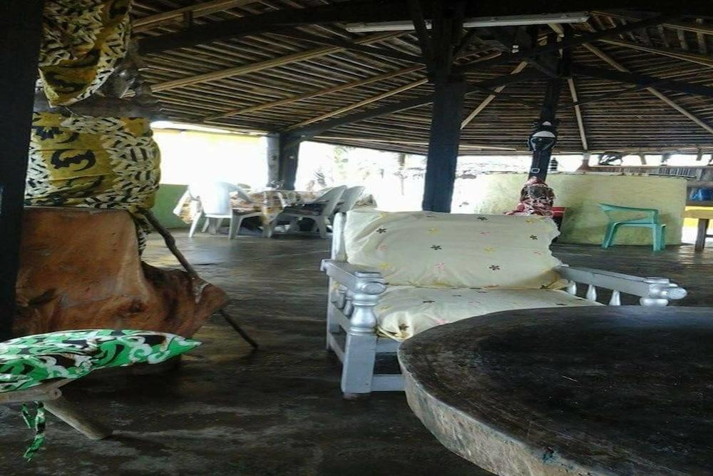 Hôtel Campement Chez Laura