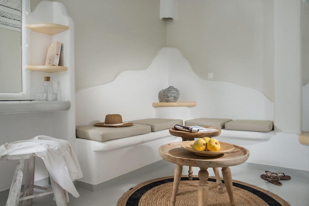 Perla Suites - Delmar Collection