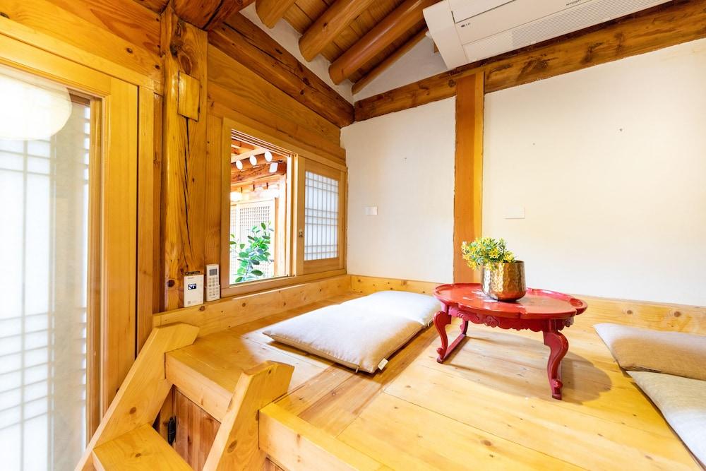 Open Real Luxury Korean Hanok